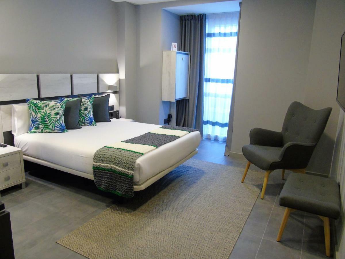 Apartahotel 5Dos5 Oviedo Esterno foto